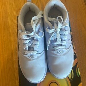 Heelys lilac youth size 5 shoes.
